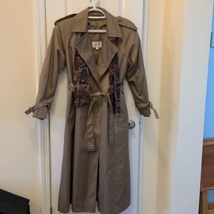 Vintage trench coat. Size 8